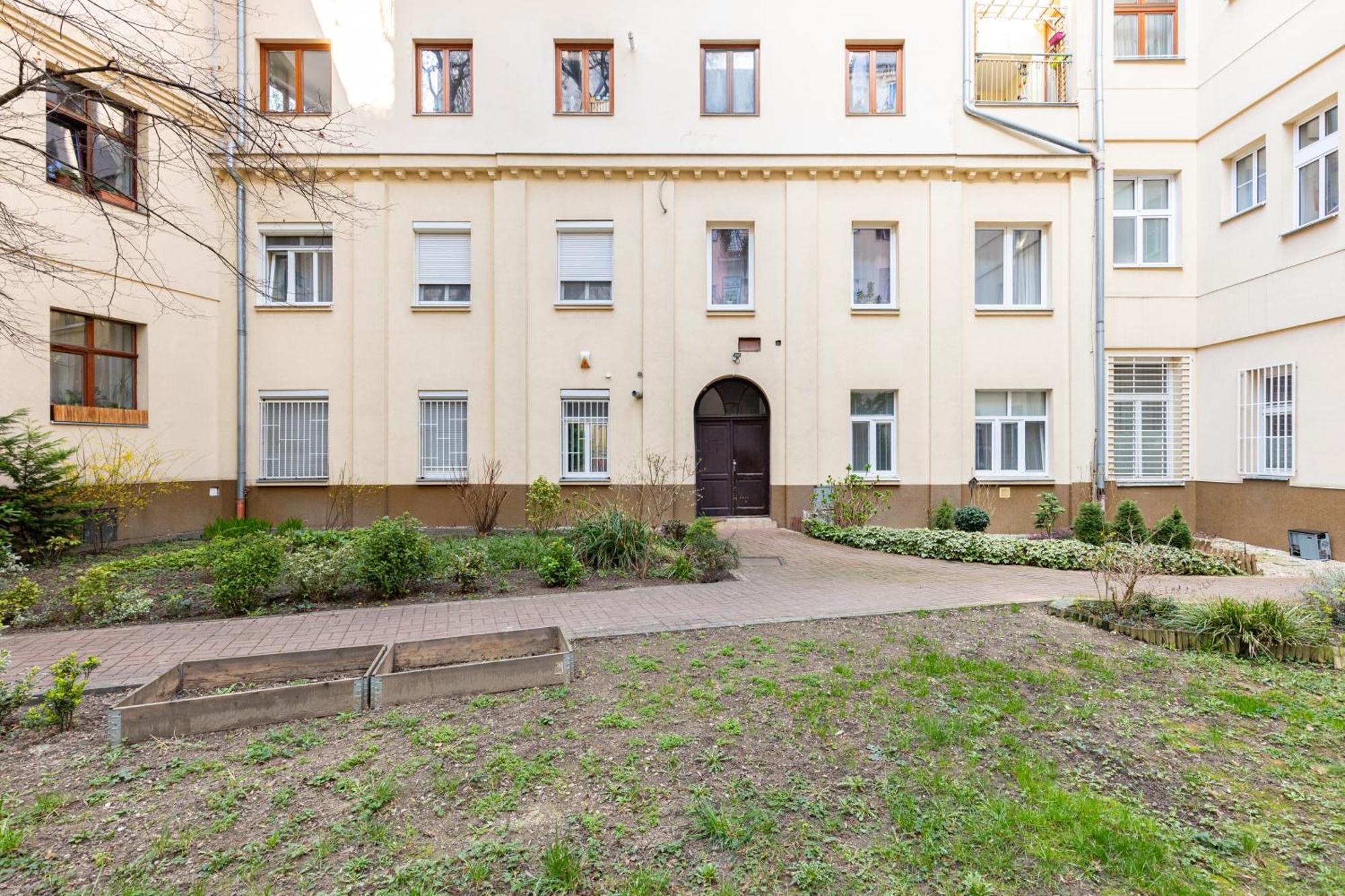 布拉迪斯拉发Charming Flat, Steps From Castle - Historic Part公寓 外观 照片