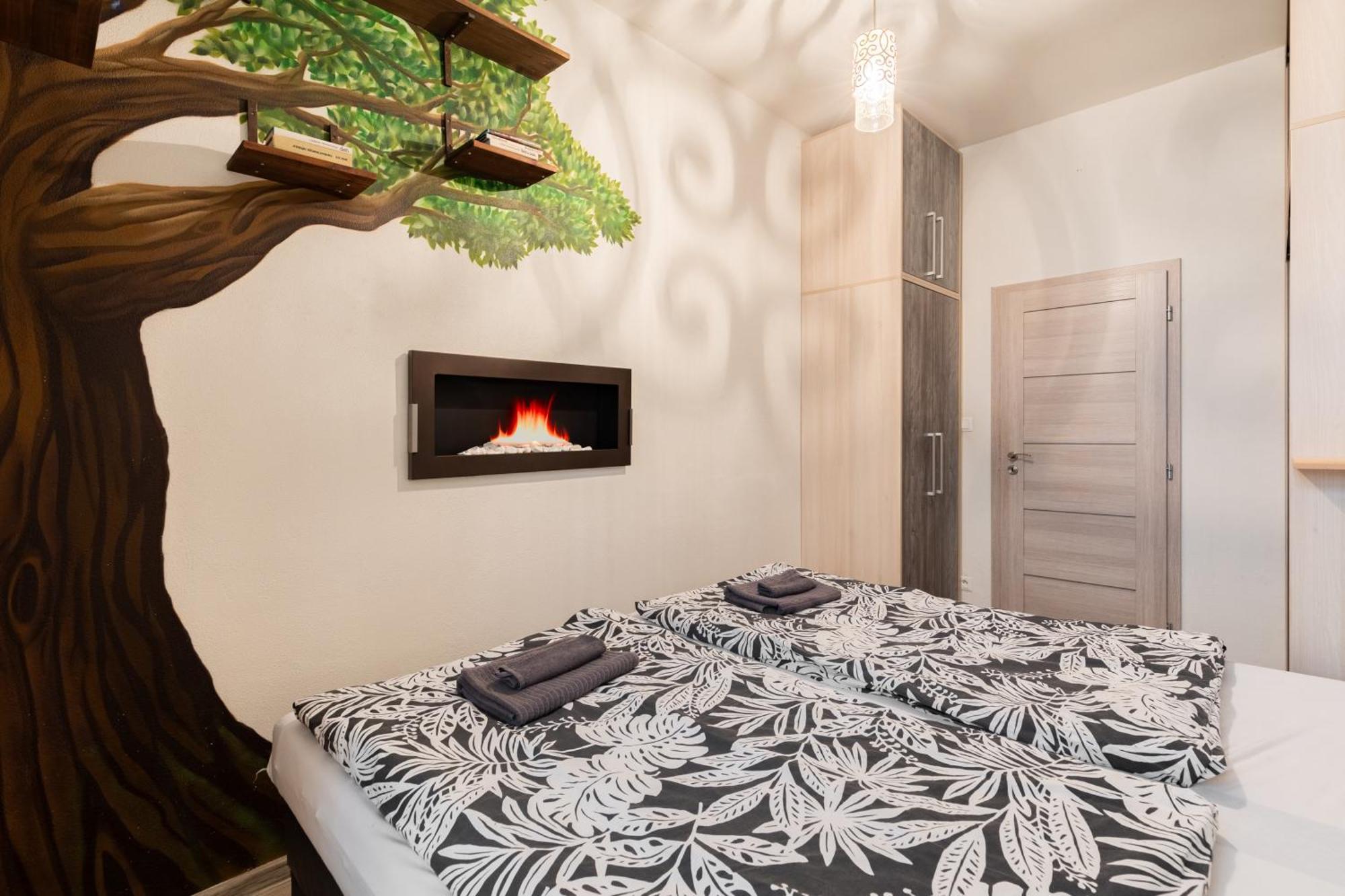 布拉迪斯拉发Charming Flat, Steps From Castle - Historic Part公寓 外观 照片
